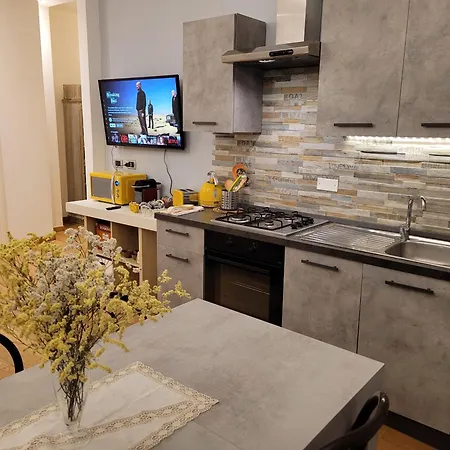Baribello - 3 Bedrooms 3 Bathrooms - Station Apartamento Bari